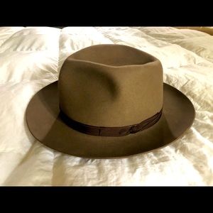 Beautiful men’s Worth & Worth fedora